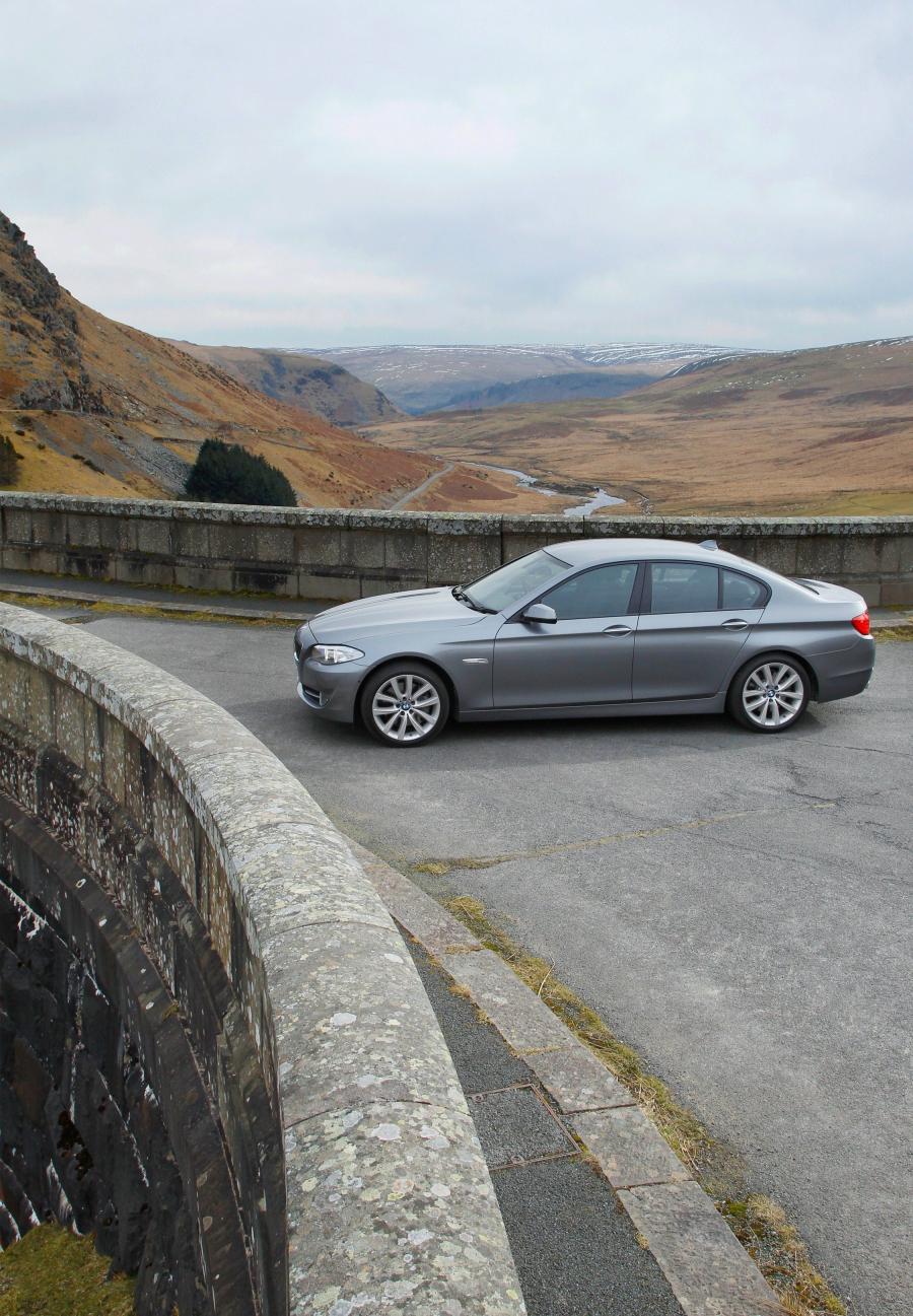  BMW 520d Saloon 2010 года  (фото 4 из 9)